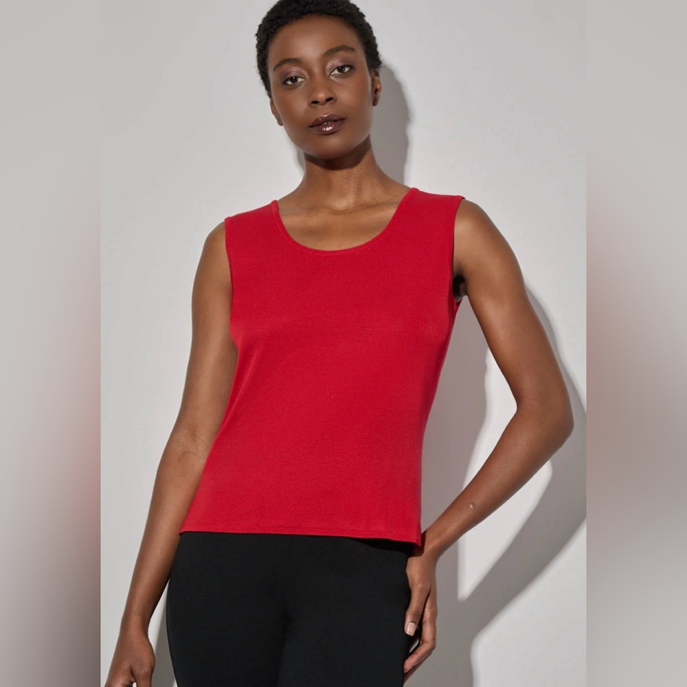 Ming Wang Scoop Neck Shell Tank Berry Size Medium
